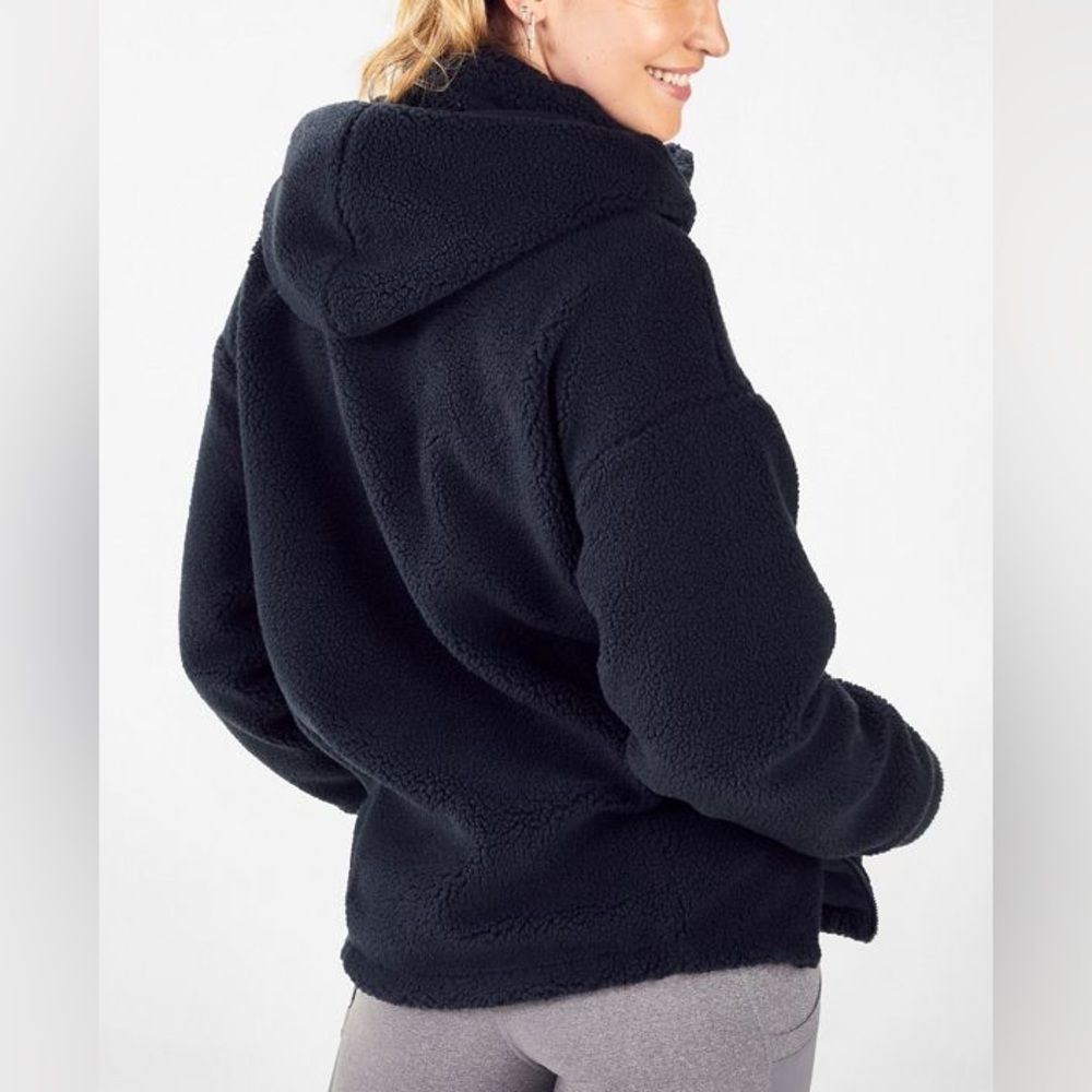 Fabletics - Lotta Teddy Jacket - Swell Blue (Navy) - Size: Large